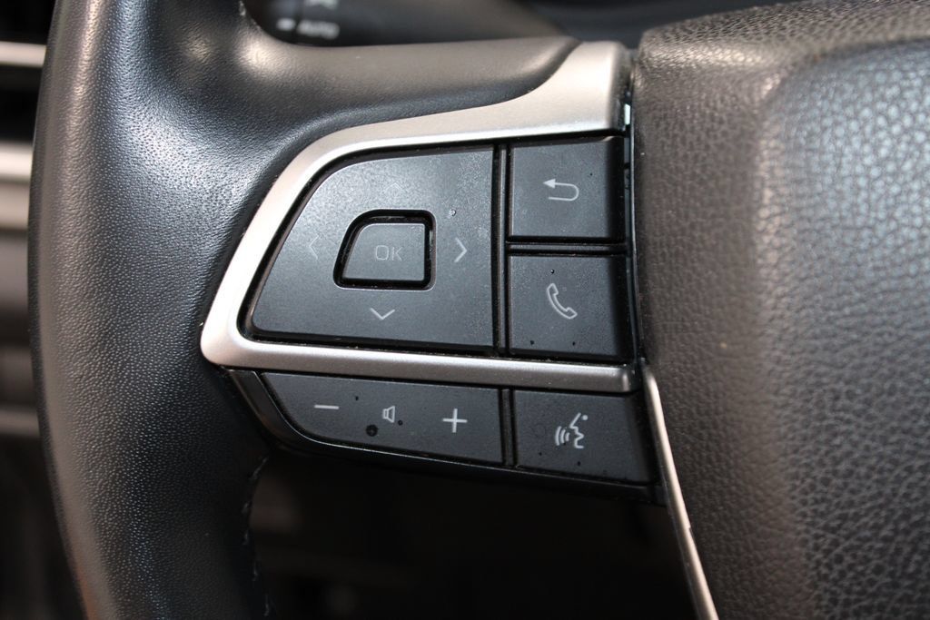Used 2025 Toyota Grand Highlander AWD image 22