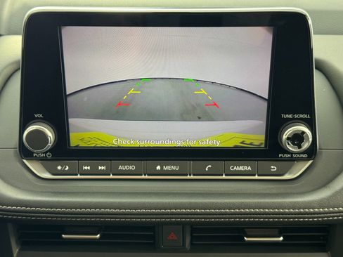 Used 2024 Nissan Rogue SV image 22