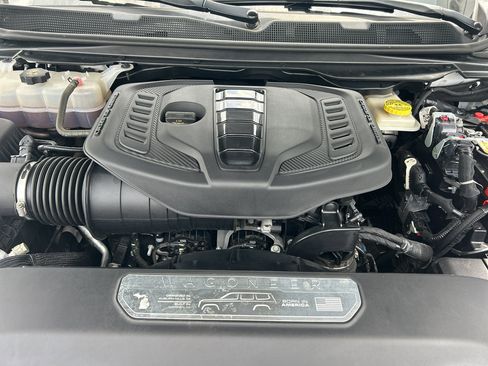 Used 2024 Jeep Wagoneer L Series II image 32