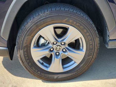 Used 2025 Toyota RAV4 XLE w/ Convenience Package AWD/4WD image 12