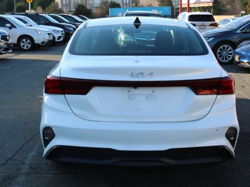 Used 2023 Kia Forte LXS image 7