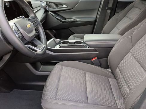 Used 2025 Chevrolet Equinox LT FWD image 12