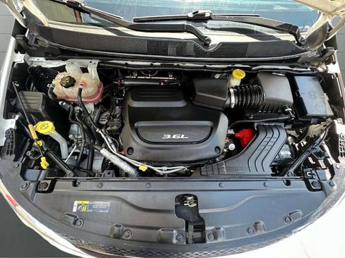 Used 2018 Chrysler Pacifica Touring Plus w/ Tire & Wheel Group image 51