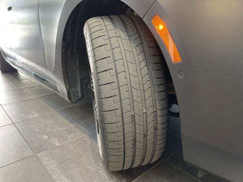 Used 2023 BMW 740i RWD image 13