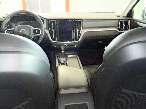 Used 2020 Volvo S60 T5 Momentum FWD image 29
