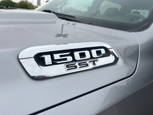 Used 2025 RAM 1500 Big Horn AWD/4WD image 24