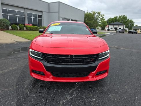 Used 2022 Dodge Charger SXT w/ Blacktop Package RWD image 2