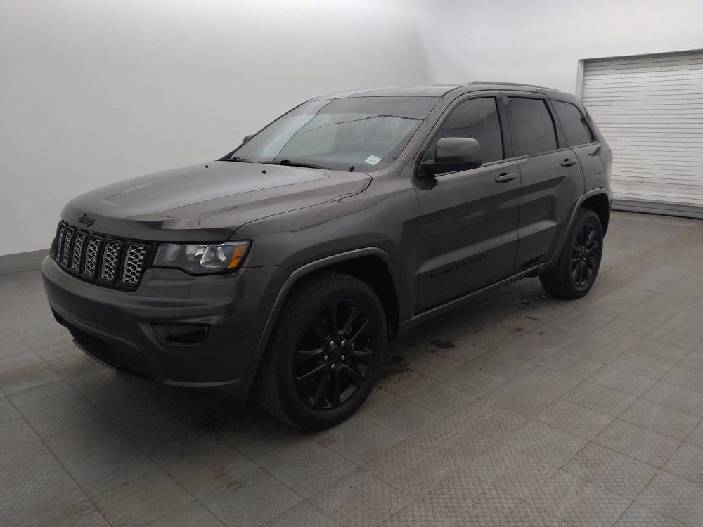 Used 2020 Jeep Grand Cherokee Altitude RWD image 2