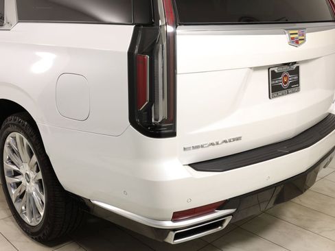 Used 2022 Cadillac Escalade ESV Premium Luxury w/ Performance Package image 47