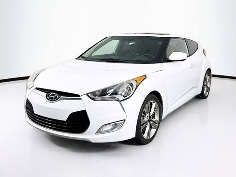 Used 2017 Hyundai Veloster Value Edition FWD image 3