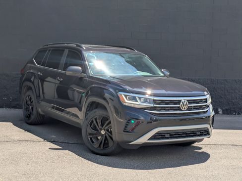 Used 2022 Volkswagen Atlas SE w/ Panoramic Sunroof Package AWD/4WD image 3