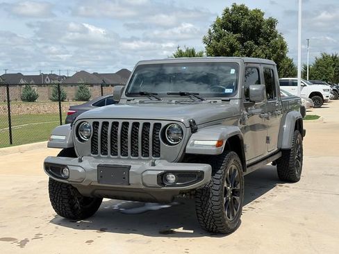 Used 2023 Jeep Gladiator Overland AWD/4WD image 3