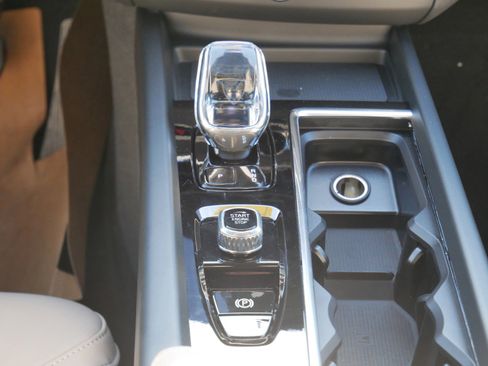 New 2026 Volvo XC60 B5 Plus w/ Climate Package AWD/4WD image 9