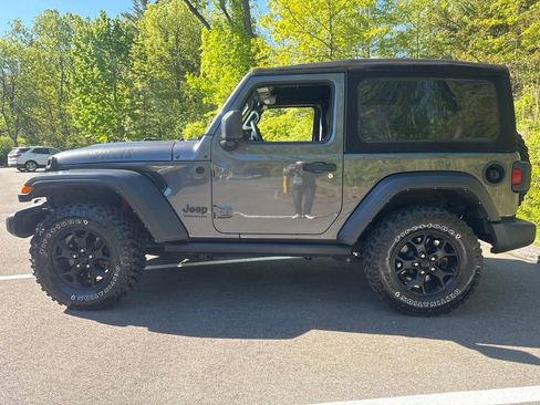 Used 2022 Jeep Wrangler Sport AWD/4WD image 13