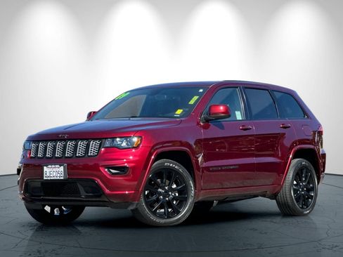 Used 2019 Jeep Grand Cherokee Altitude AWD/4WD image 8