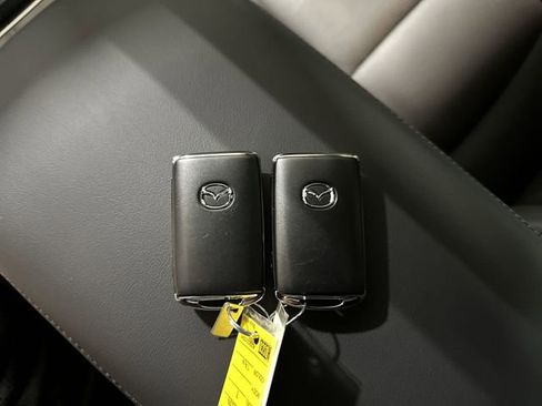 New 2026 MAZDA MAZDA3 Hatchback w/Premium Plus Pkg image 33