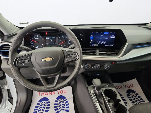 Used 2025 Chevrolet Trax LS w/ LS Convenience Package FWD image 13