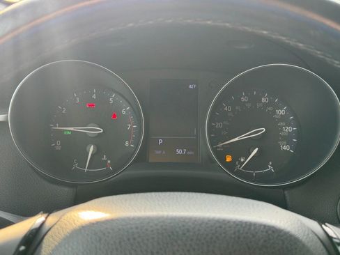 Used 2019 Toyota C-HR XLE FWD image 20
