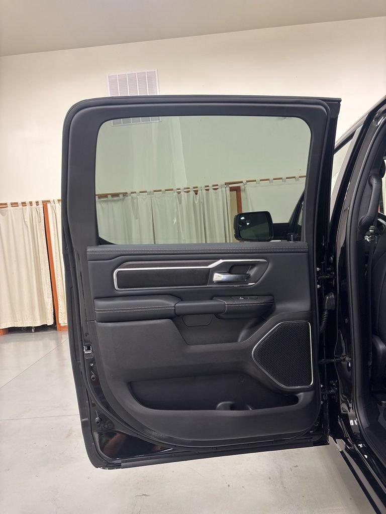 New 2026 RAM 1500 Laramie w/ Sport Appearance Package AWD/4WD image 24