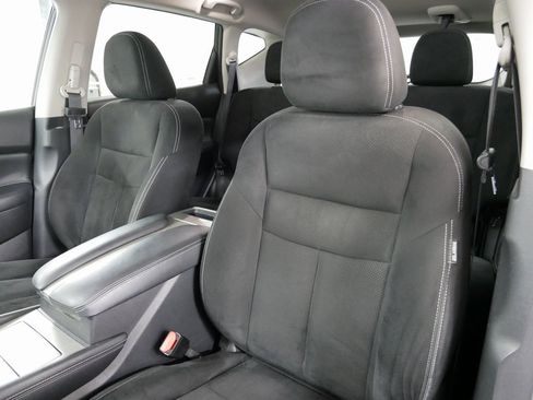 Used 2017 Nissan Murano S image 16