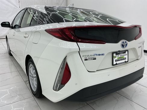 Used 2020 Toyota Prius Prime Limited FWD image 9