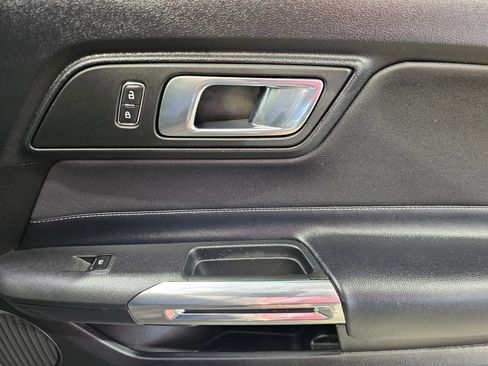 Used 2020 Ford Mustang GT RWD image 6