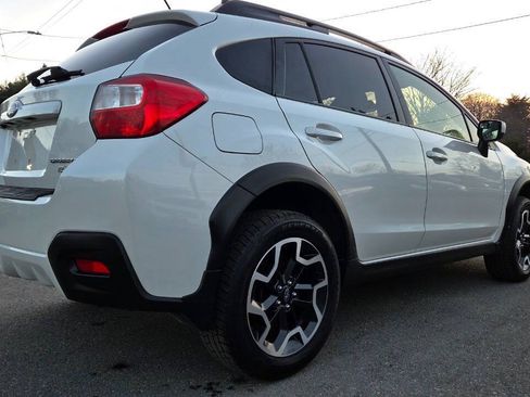 Used 2017 Subaru Crosstrek 2.0i Premium AWD/4WD image 17