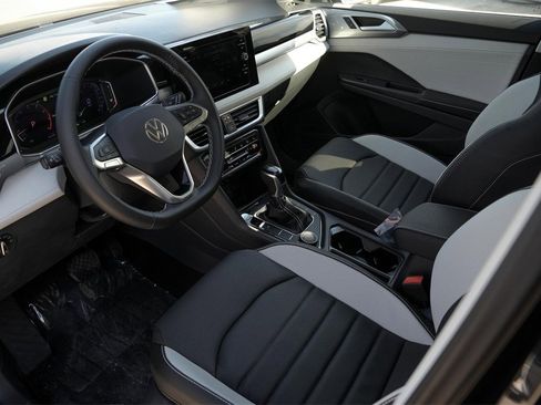 New 2026 Volkswagen Taos SEL image 9