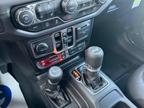 New 2026 Jeep Wrangler Unlimited Rubicon AWD/4WD image 15