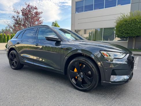 Used 2022 Audi e-tron Premium Plus w/ Premium Plus Package AWD/4WD image 1