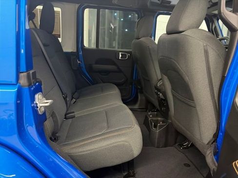 Certified 2025 Jeep Wrangler Sahara image 29