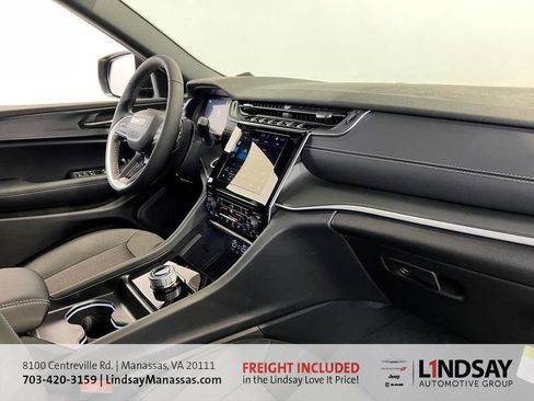 New 2025 Jeep Grand Cherokee Laredo X w/ Luxury Tech Group I image 12