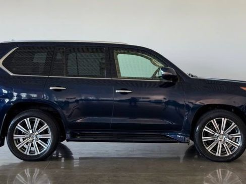 Used 2016 Lexus LX 570 4WD w/ Luxury Package image 8