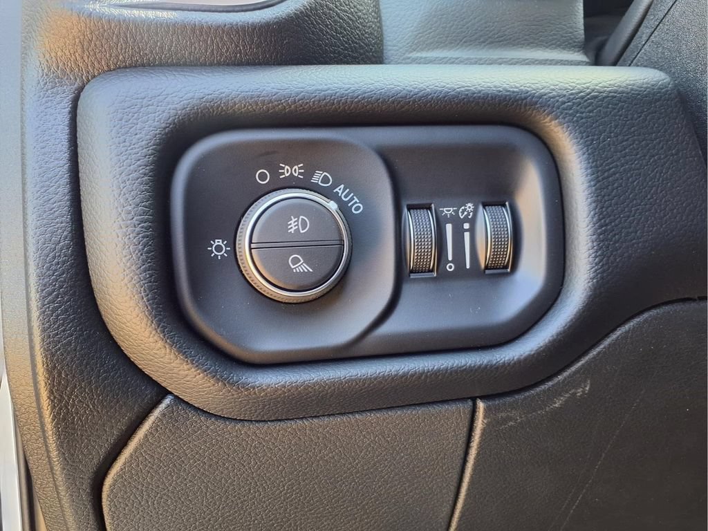 New 2026 RAM 3500 Laramie w/ Max Tow Package AWD/4WD image 19