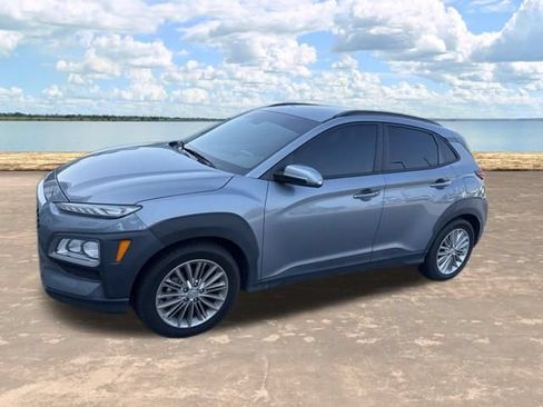 Used 2021 Hyundai Kona SEL FWD image 2
