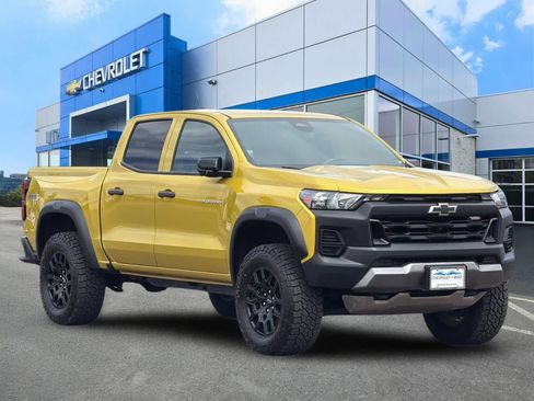 Used 2023 Chevrolet Colorado Trail Boss w/ LPO, Skid Plate Package AWD/4WD image 9