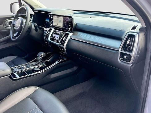 Certified 2023 Kia Sorento SX image 30