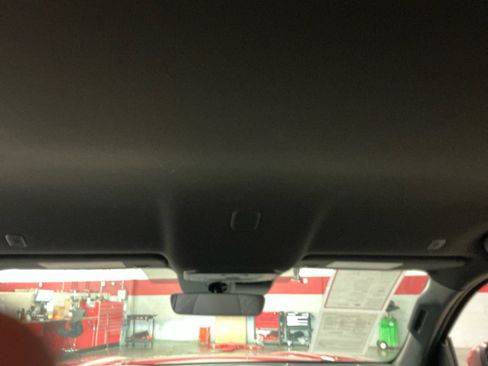 Certified 2025 Toyota Tacoma SR5 AWD/4WD image 32