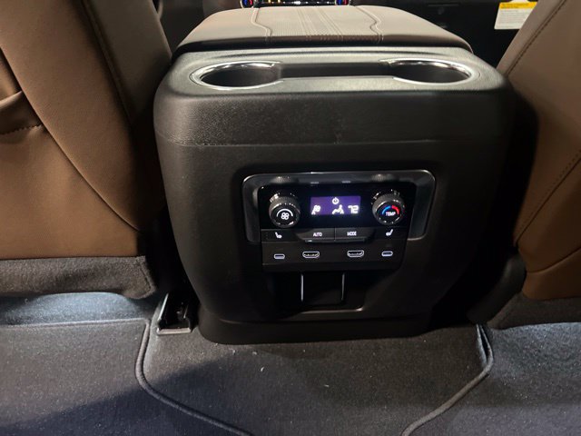 New 2026 Chevrolet Tahoe High Country AWD/4WD image 30