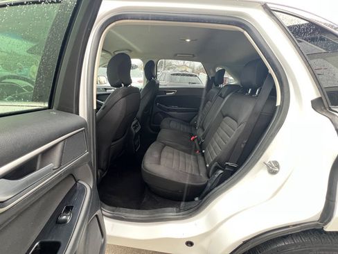 Used 2019 Ford Edge SEL FWD image 12