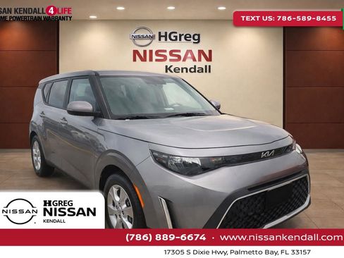 Used 2025 Kia Soul LX w/ LX Technology Package FWD image 1