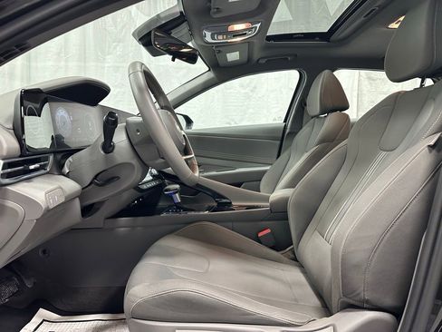Used 2025 Hyundai Elantra SEL w/ Cargo Package image 14