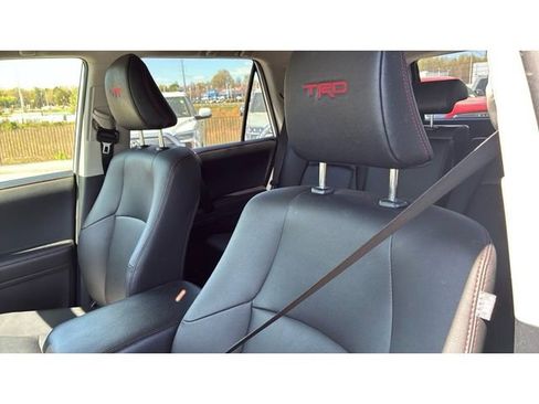 Used 2024 Toyota 4Runner TRD Off-Road Premium AWD/4WD image 10