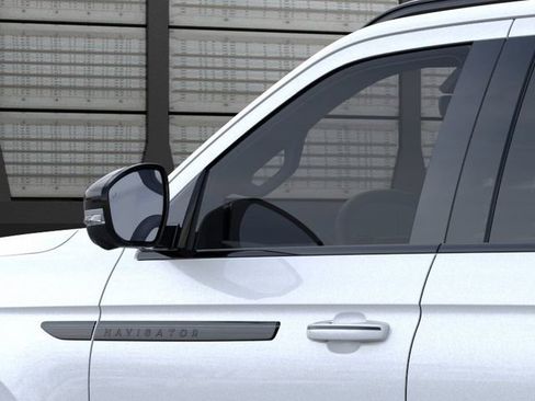 New 2026 Lincoln Navigator Reserve AWD/4WD image 21