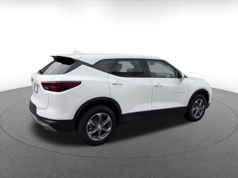 Used 2025 Chevrolet Blazer LT FWD image 13