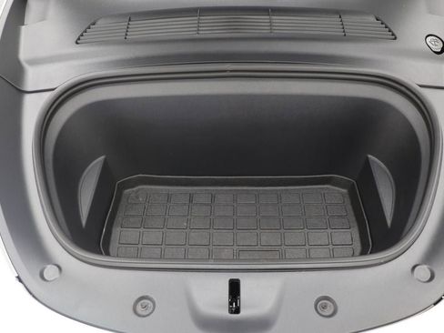 Used 2023 Tesla Model Y Long Range image 22