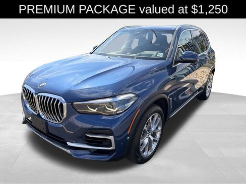 Used 2022 BMW X5 xDrive40i w/ Premium Package AWD/4WD image 3