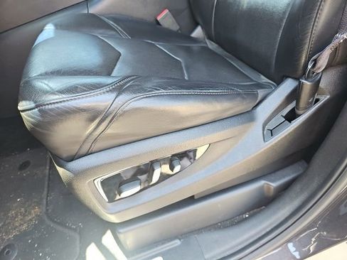 Used 2017 Cadillac Escalade ESV Premium Luxury AWD/4WD image 18