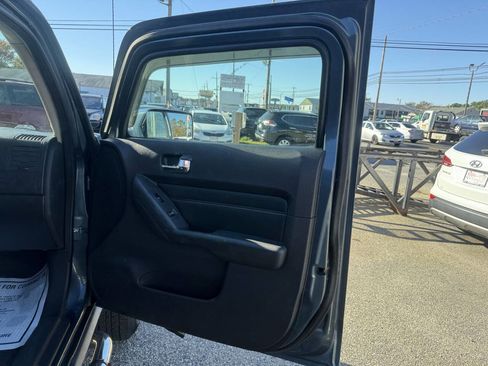 Used 2007 HUMMER H3 Base 4dr SUV 4WD w/ Chrome Appearance Package image 15