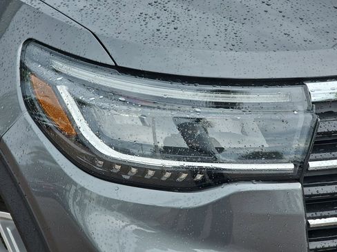 New 2025 Ford Explorer Active image 36